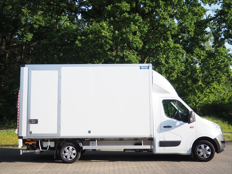 Cezarotrans box truck